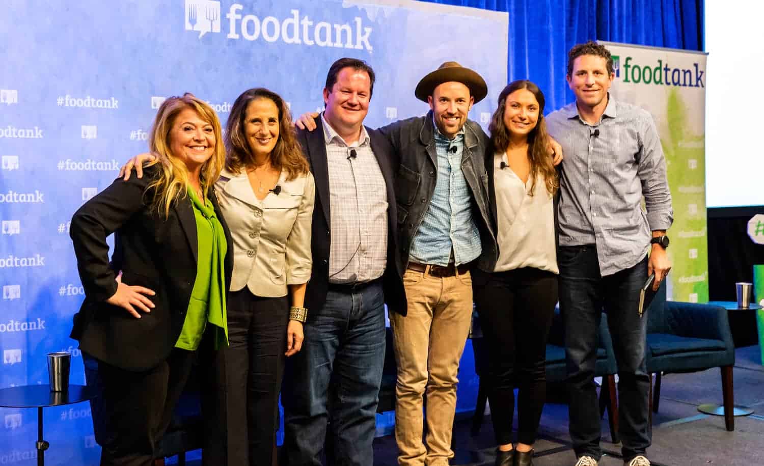 在2018年圣地亚哥食品坦克峰会上，专家登上w88优德老虎机平台舞台，讨论科学技术如何推动可持续的食品系统。