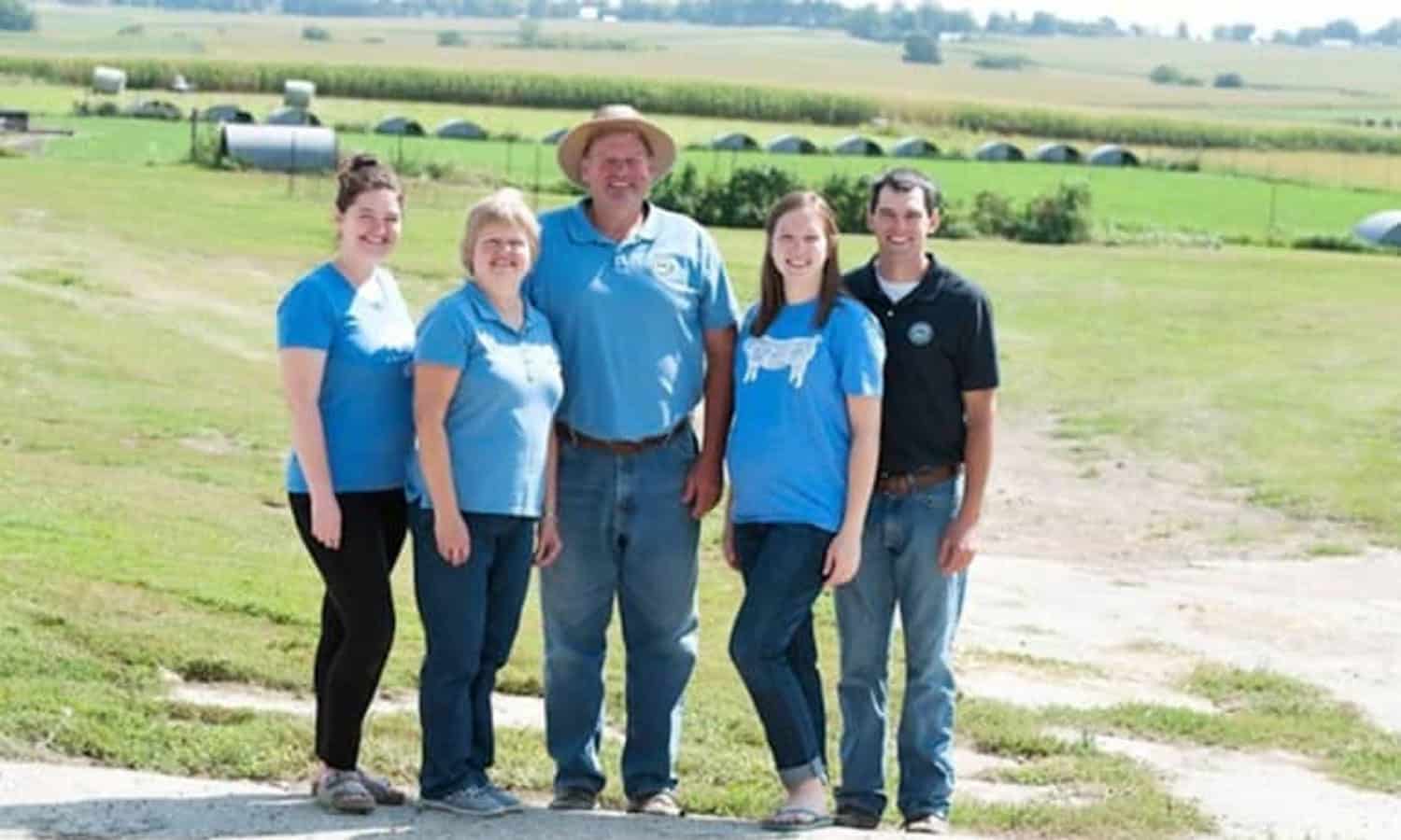 爱荷华州农场使用可持续的农业方法来实现其牲畜，家人和社区的健康。