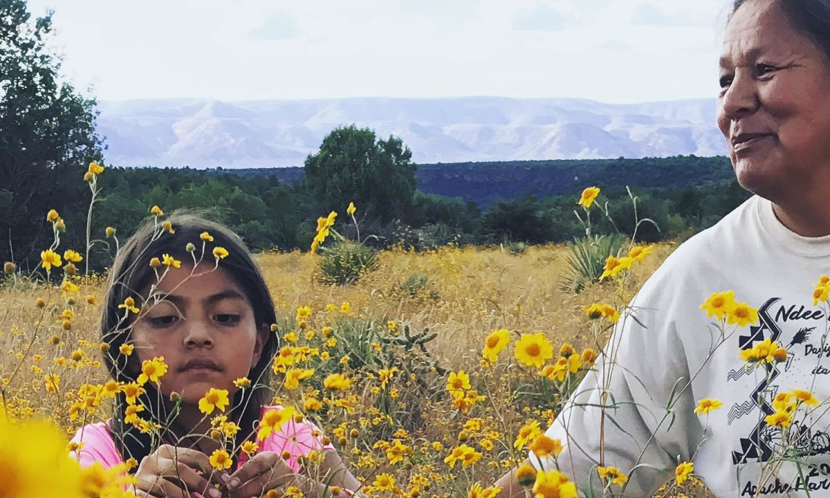 “收集”,一个电影导演的桑杰拉瓦尔大声回答,探讨原住民社区的方式通过本地食物系统回收他们的身份。