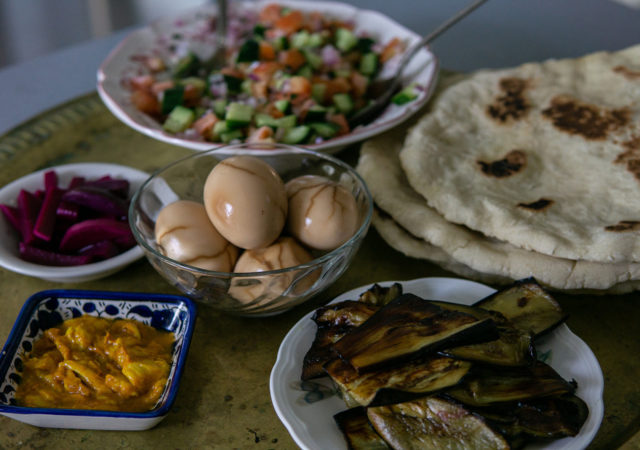 Awafi厨房结合伊拉克和犹太菜
