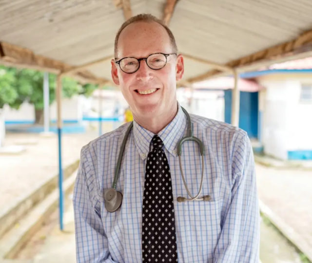 保罗·法默（Paul Farmer）博士是屡获殊荣的传染病医生，人类学家，卫生伙伴的联合创始人，也是12本书的作者，享年62岁。