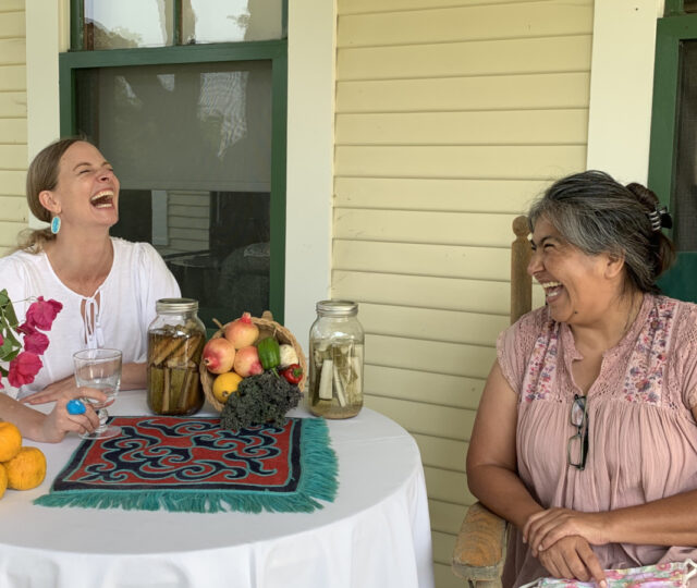 “Kitchenistas”之前,一群妇女想把健康带给他们的社区通过文化连接。